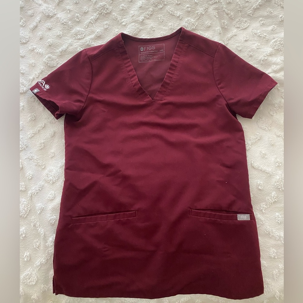 FIGS scrub top maroon